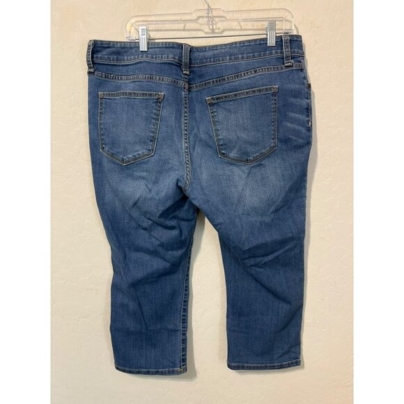 St. John's Bay Cropped Jeans Medium Wash Sz 16P Petite - Picture 4 of 8